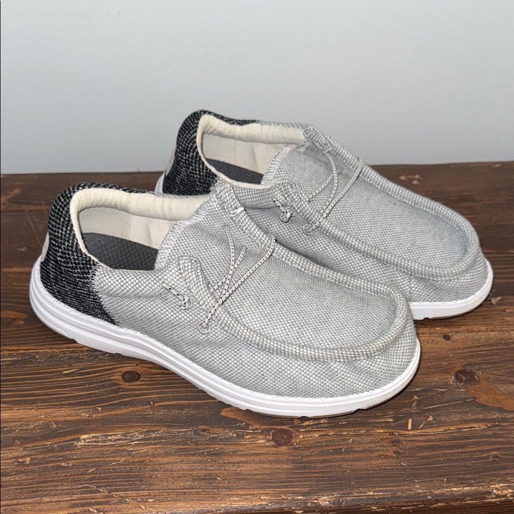 Stylish Men's Loafers in Gray and Black